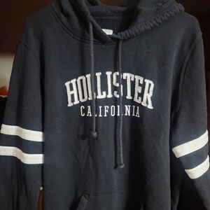 Hollister Black and White Sweatshirt Classic Pullover Style